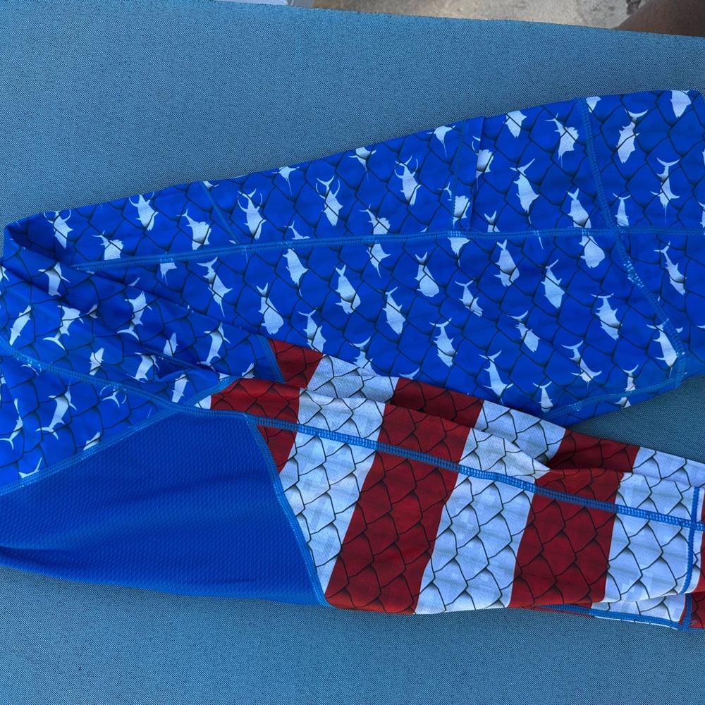 Pelagic Blue and White Fish Scale Leggings